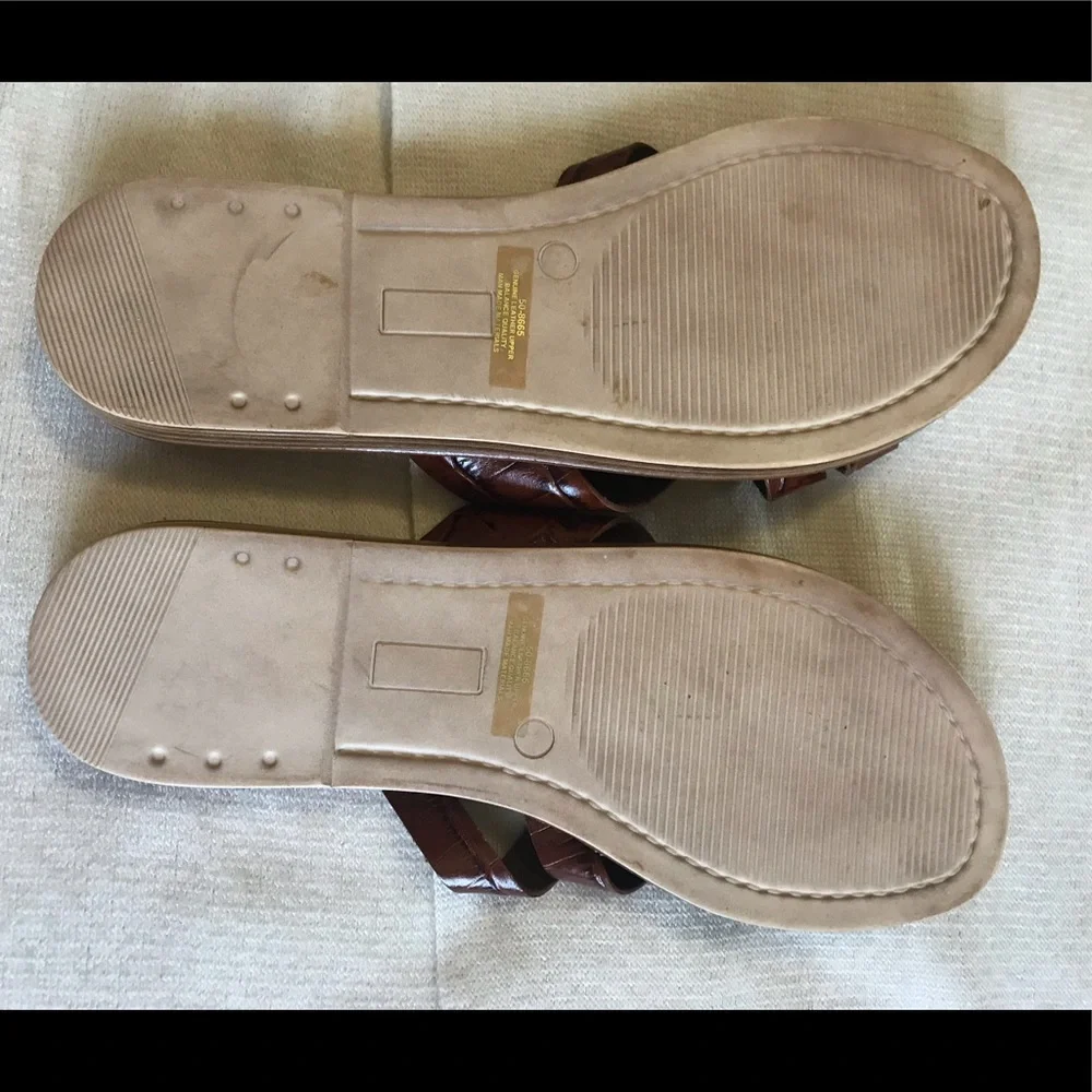Bella Vita Italy Brown Flats Sandals
